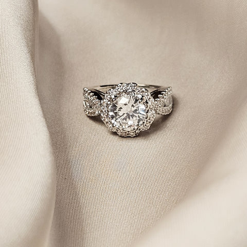 White gold with brilliant-cut diamonds Ring