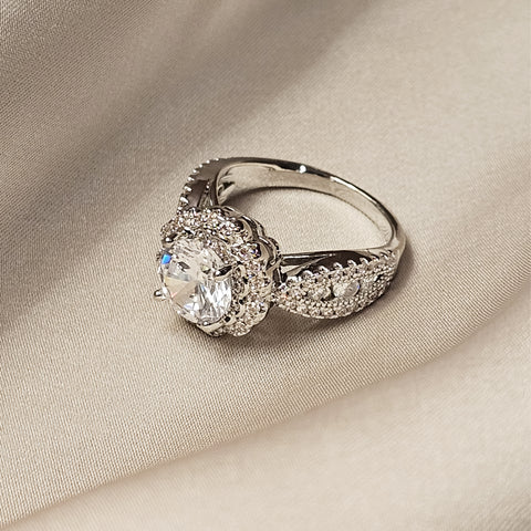 White gold with brilliant-cut diamonds Ring