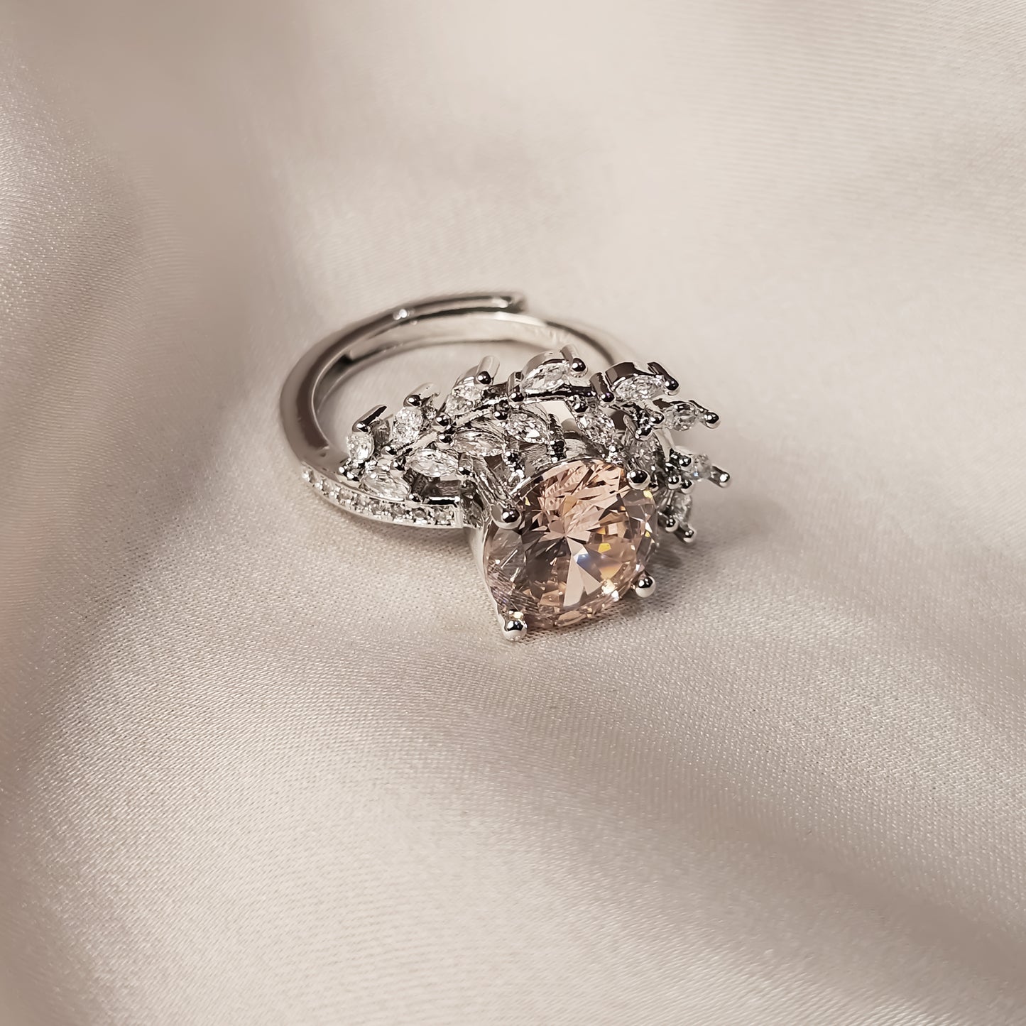 Zircon Feather Luxury Stamp Sparkling Ring
