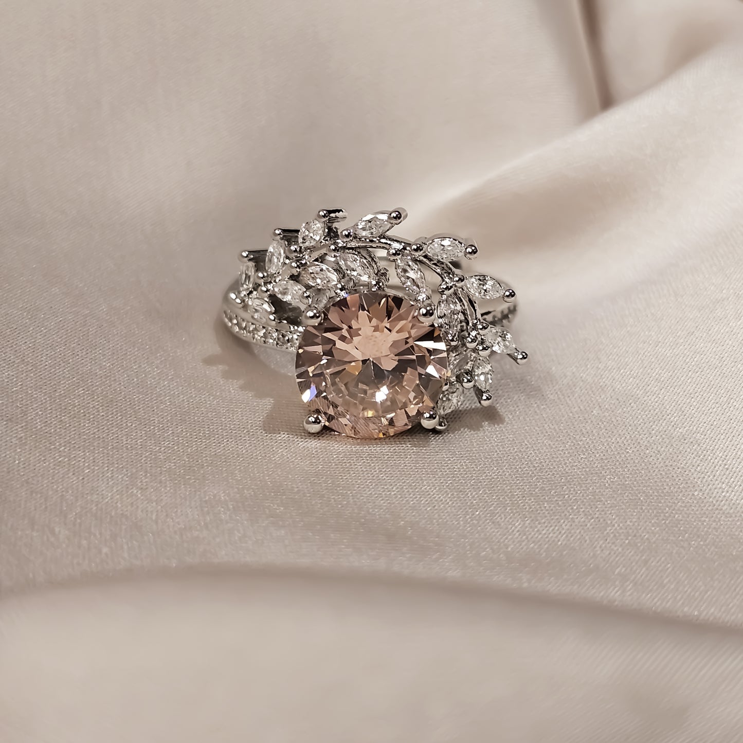 Zircon Feather Luxury Stamp Sparkling Ring
