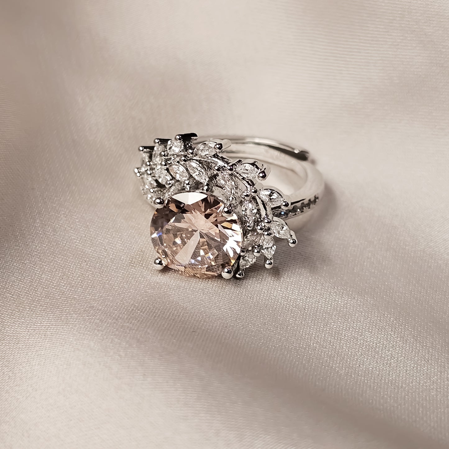 Zircon Feather Luxury Stamp Sparkling Ring
