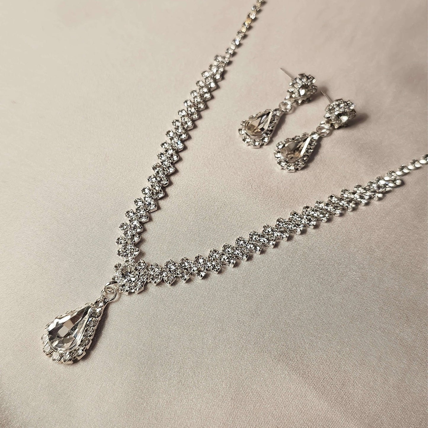 Rhinestones Long Pendant Full Crystal Silver Plated Necklace & Earrings - FAH Jewelry