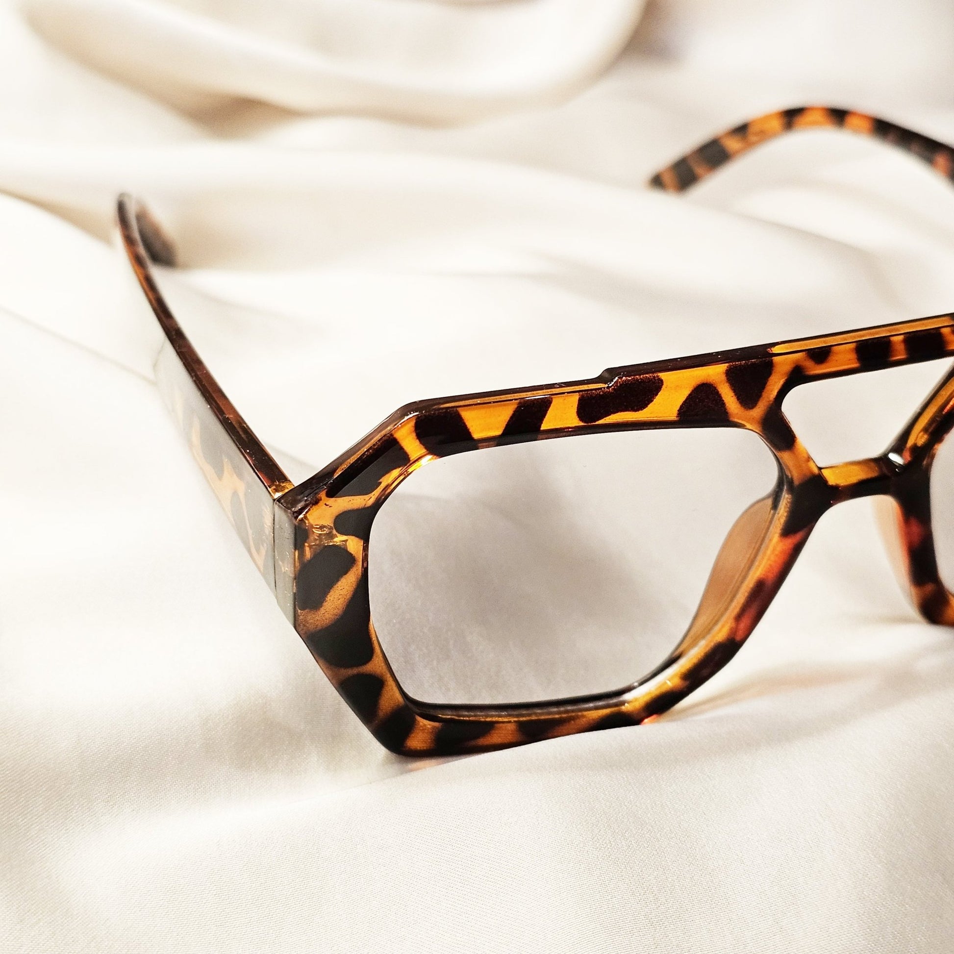 River Honey Tort/Sage Sunglasses - FAH Jewelry