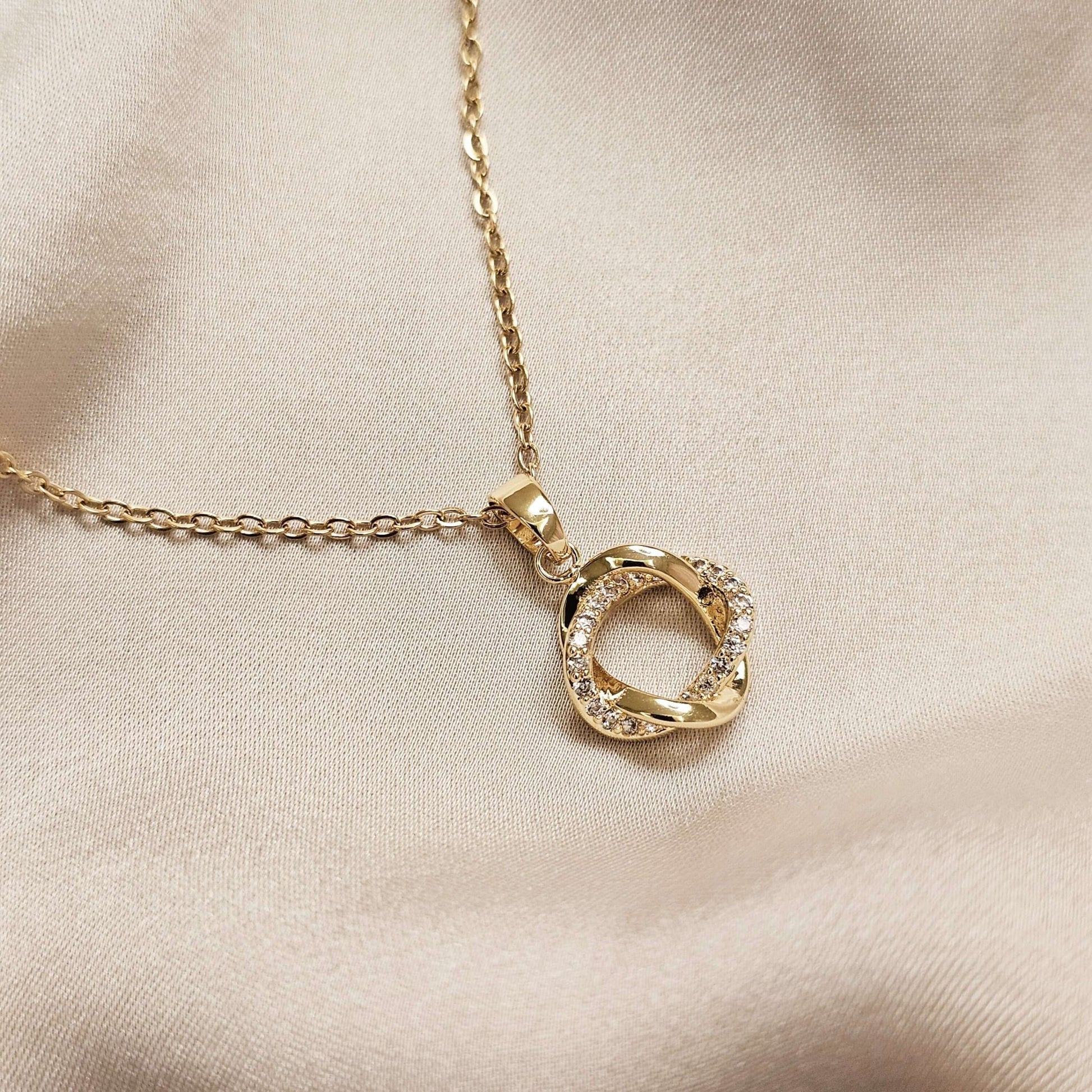 Rope Circle French Choker Style Pendant - FAH Jewelry