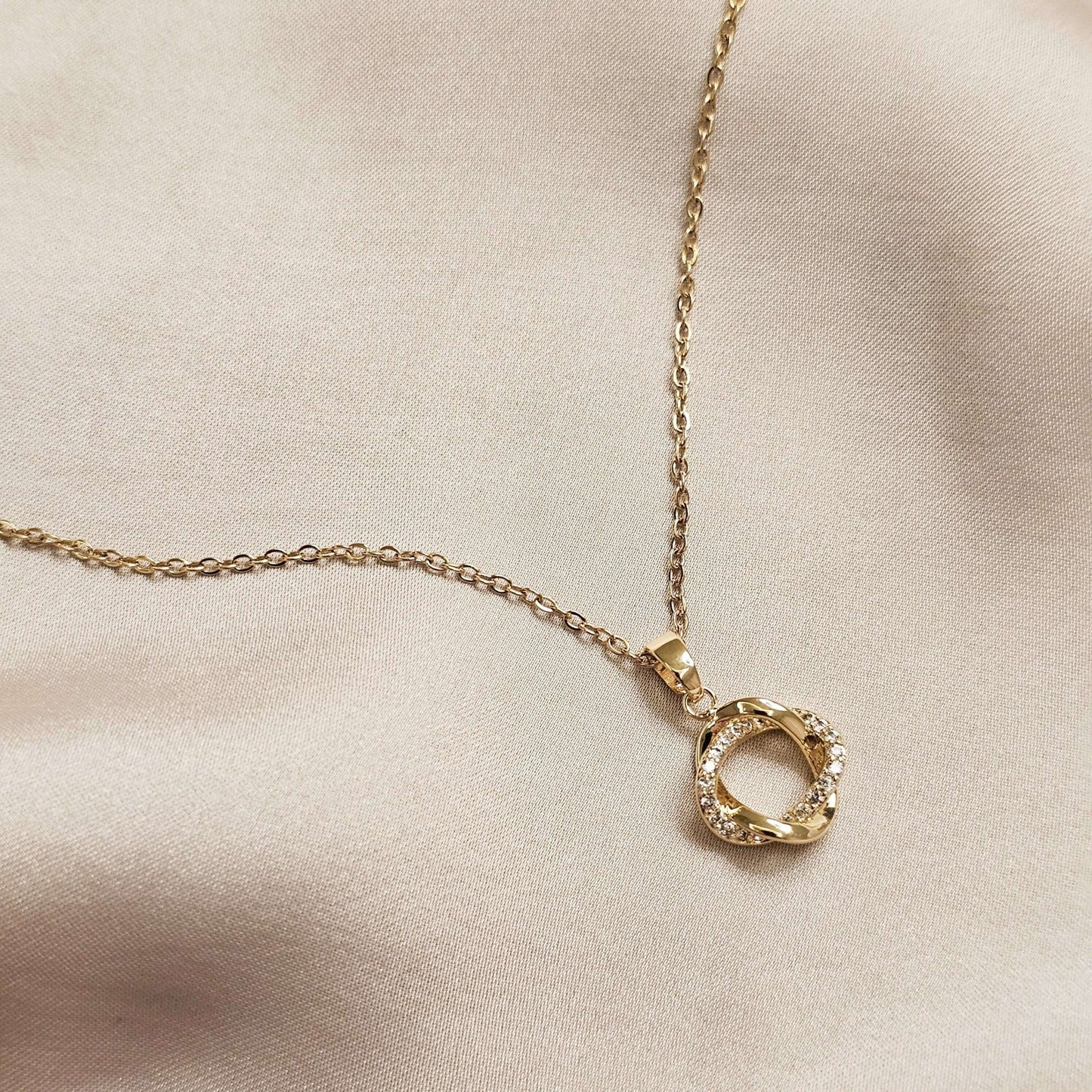 Rope Circle French Choker Style Pendant - FAH Jewelry