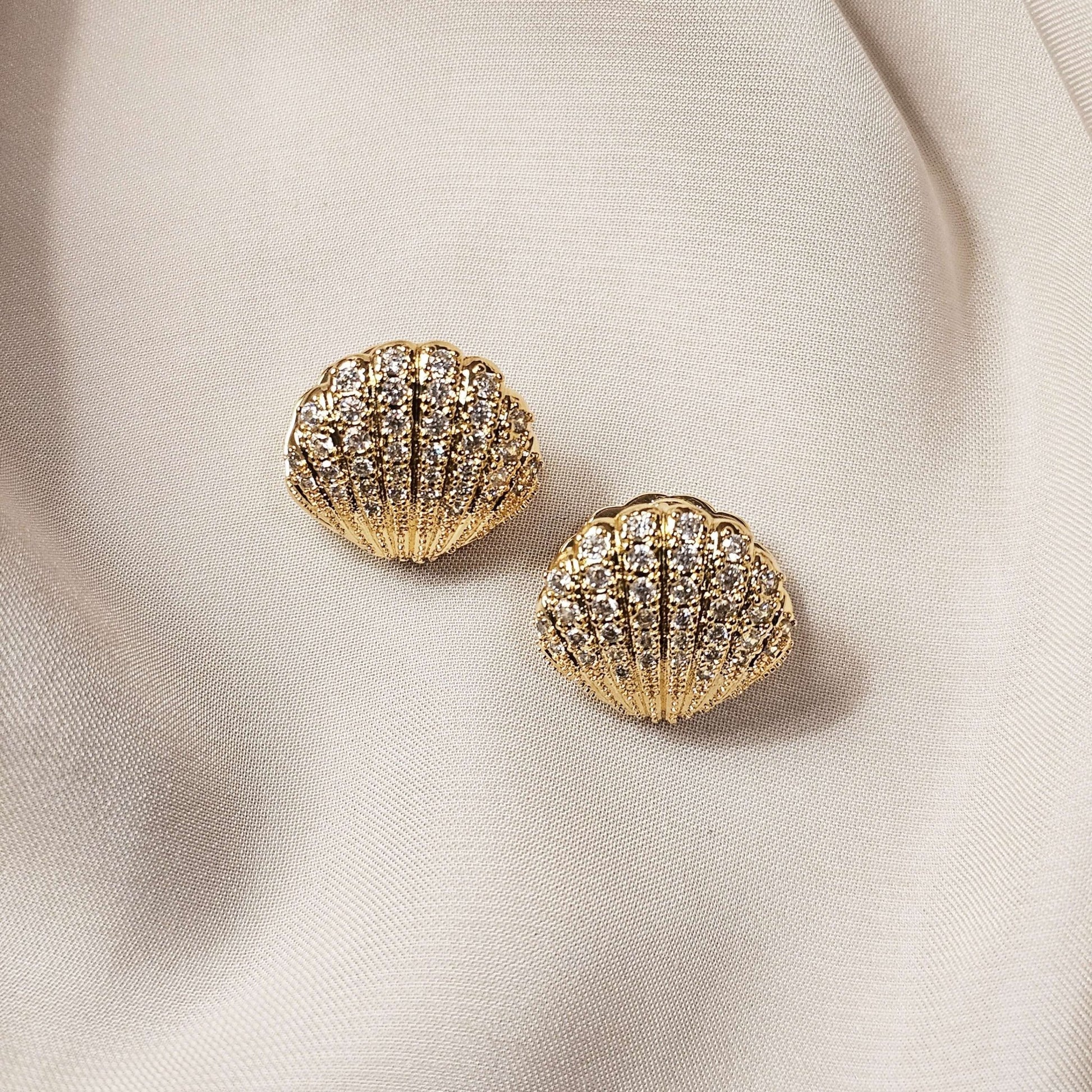 Round Shape Gold Engagement Earrings - FAH Jewelry