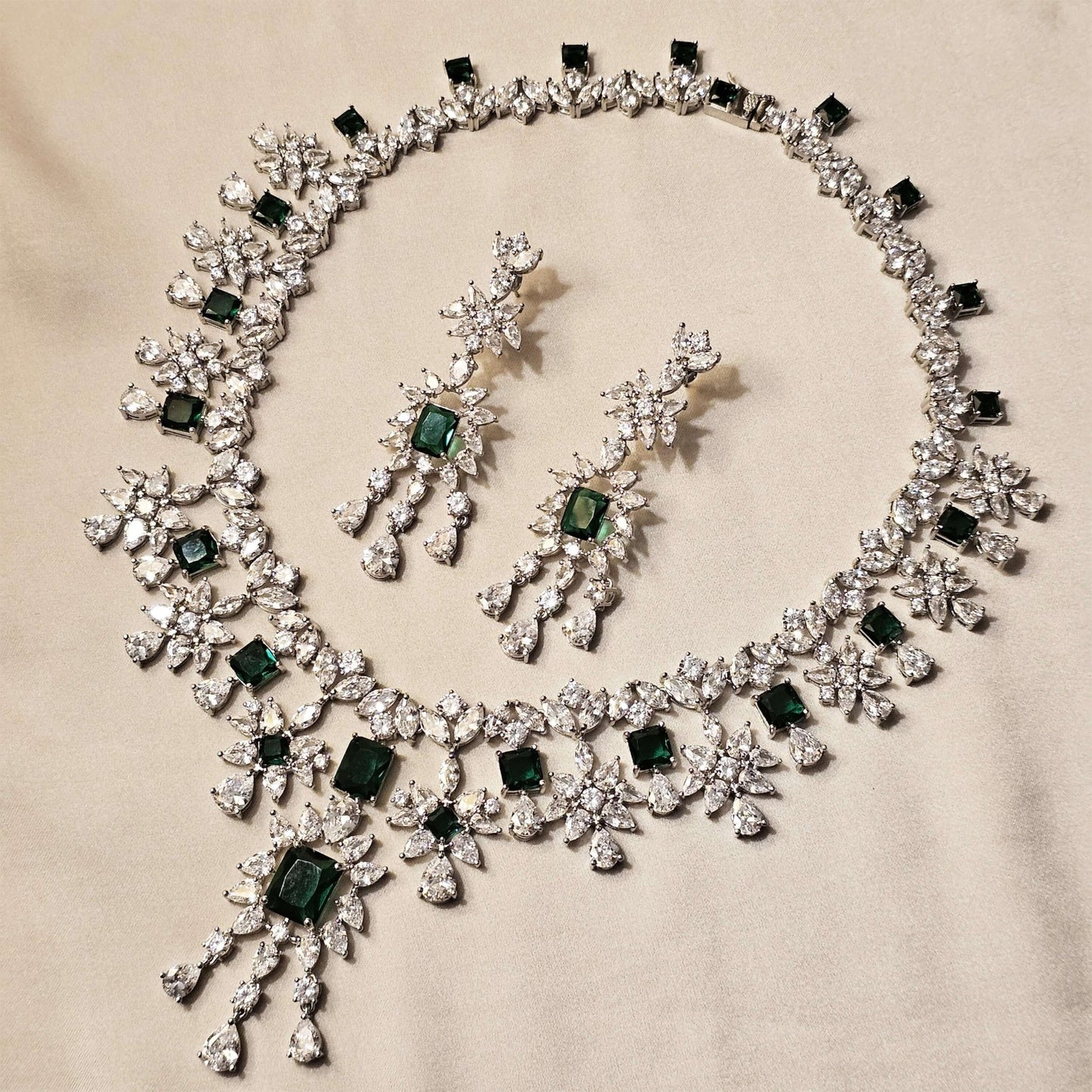 Royal Emerald Star - FAH Jewelry