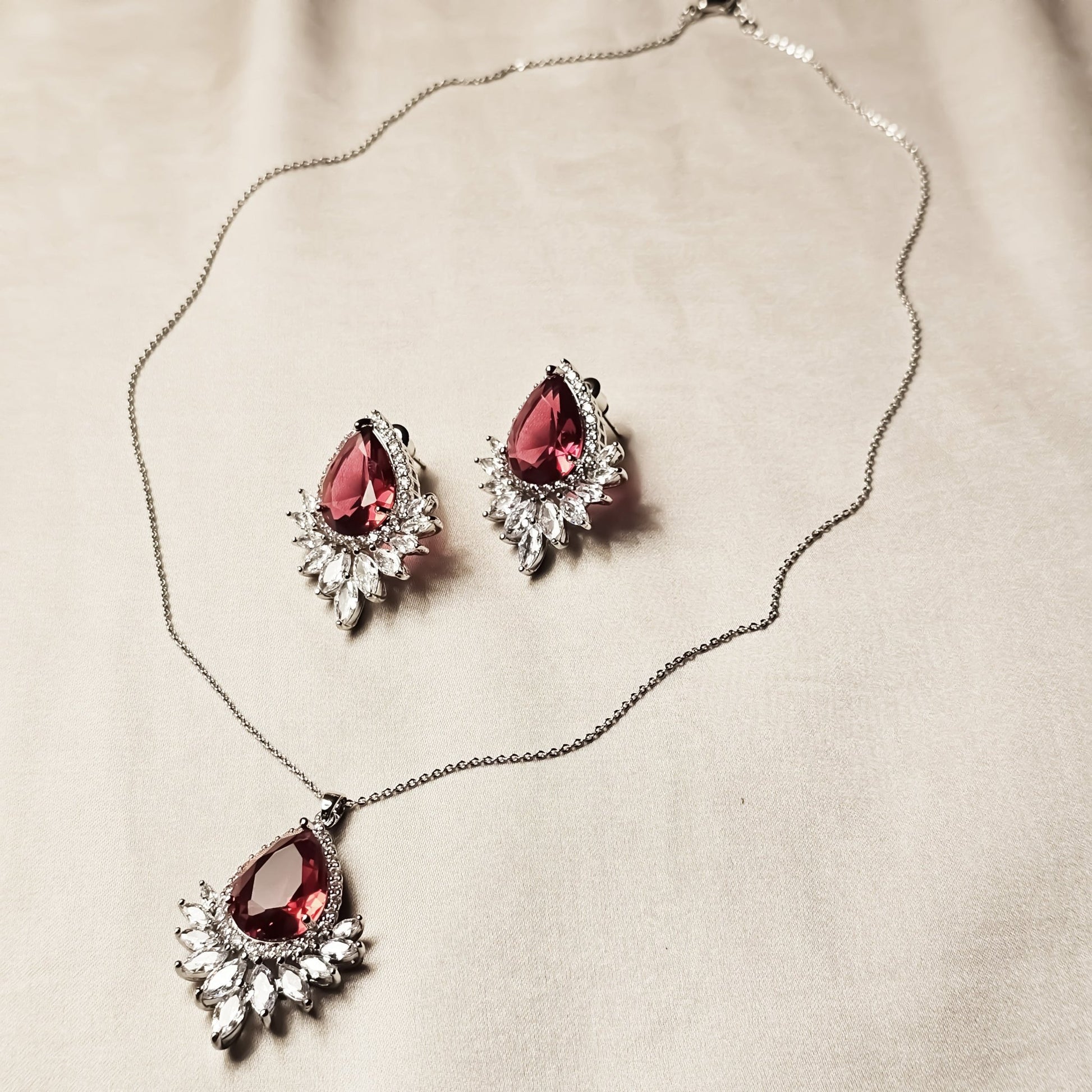 Scarlet Royale Necklace Set - FAH Jewelry