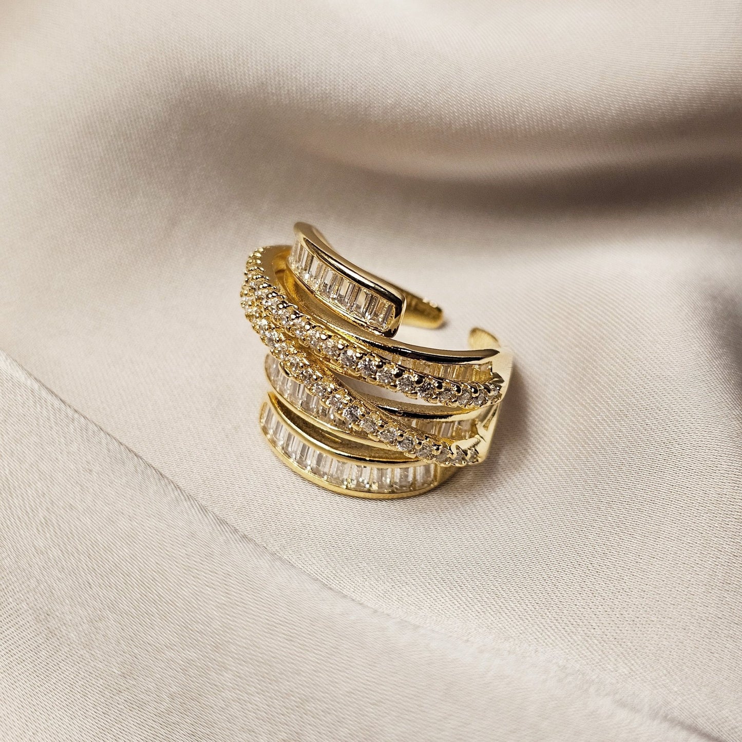 Seraphine Crossover (Golden) - FAH Jewelry