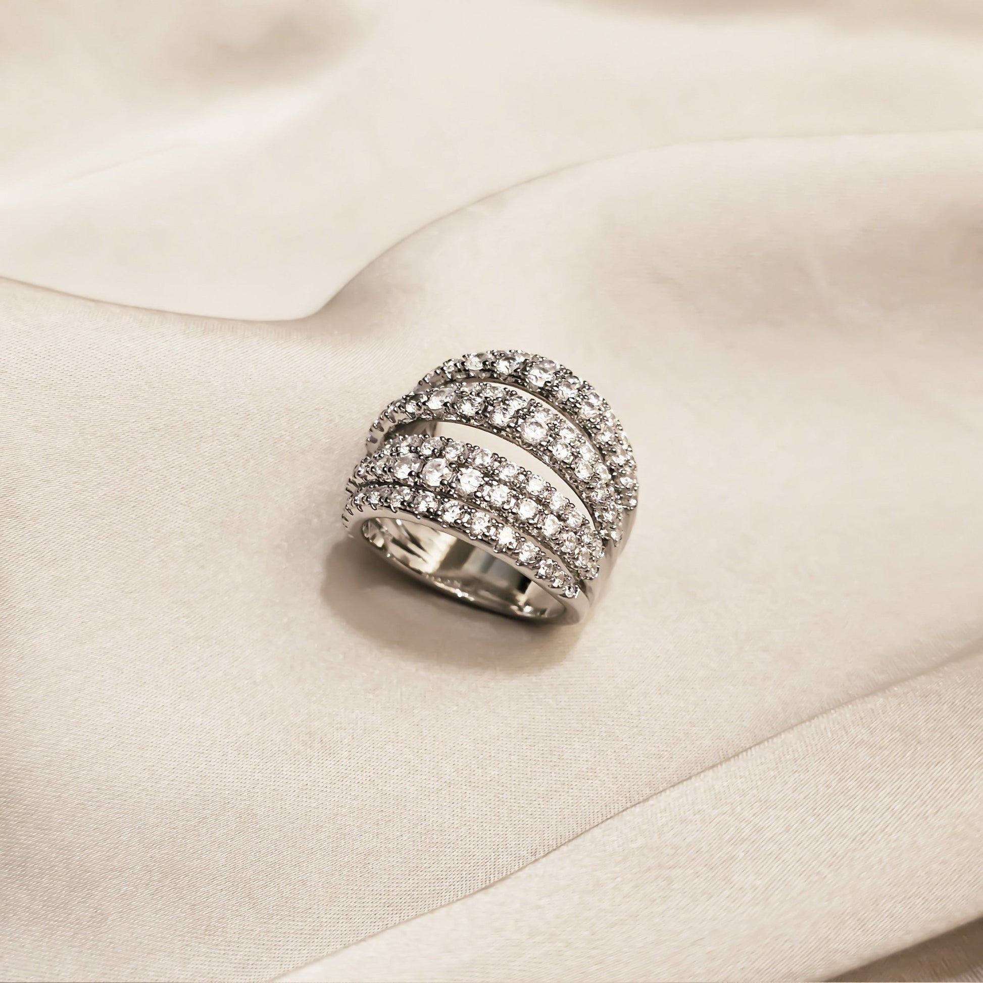 Sovereign Band Zircon Ring - FAH Jewelry