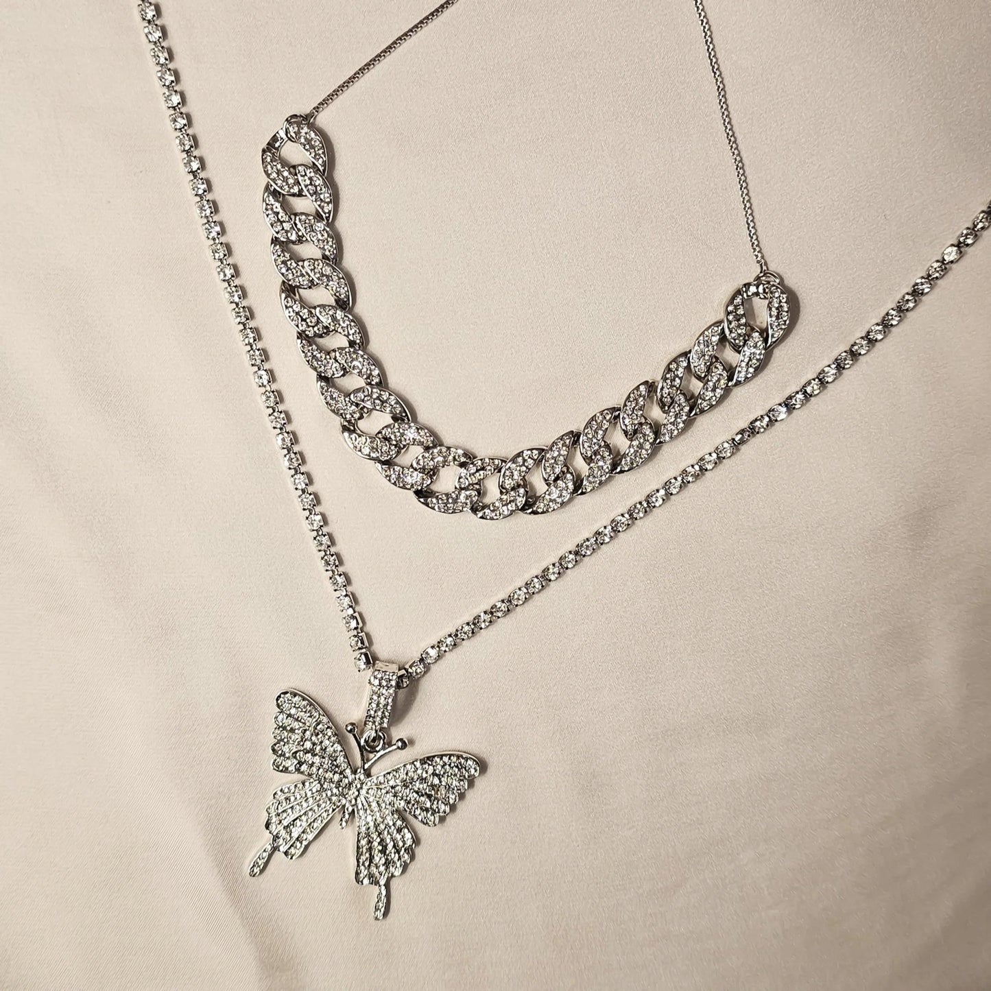 Sparkly Butterfly Rhinestone­ Pendant Necklace - FAH Jewelry