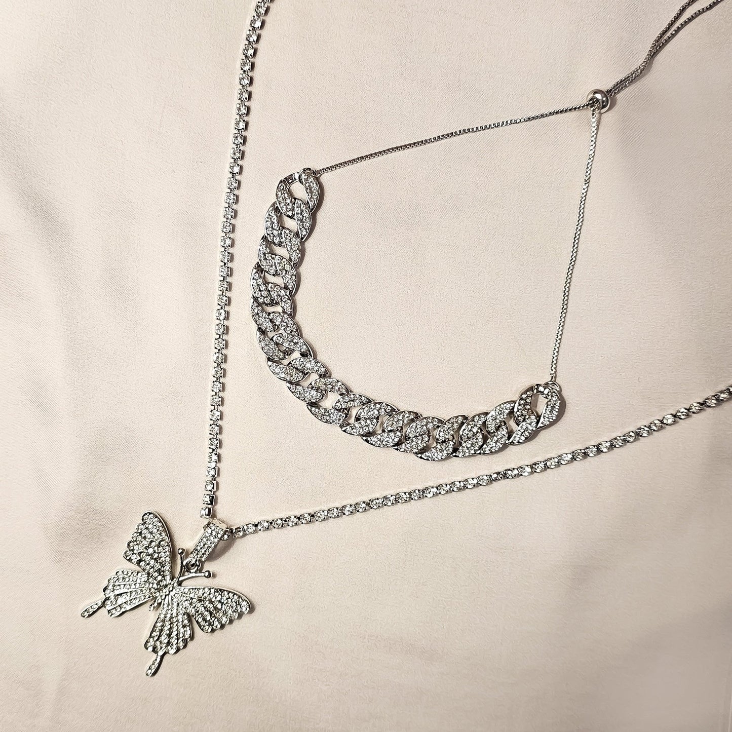 Sparkly Butterfly Rhinestone­ Pendant Necklace - FAH Jewelry