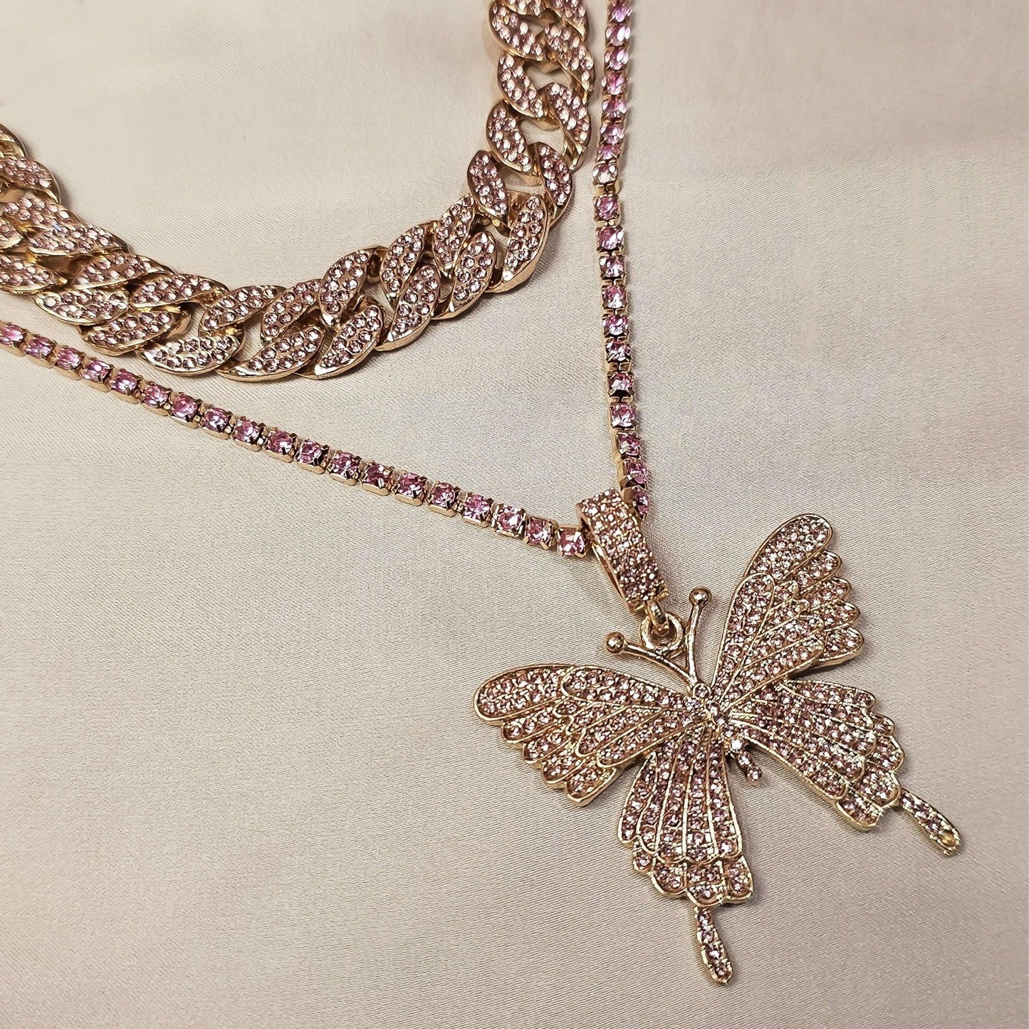 Sparkly Butterfly Rhinestone­ Pendant Necklace - FAH Jewelry