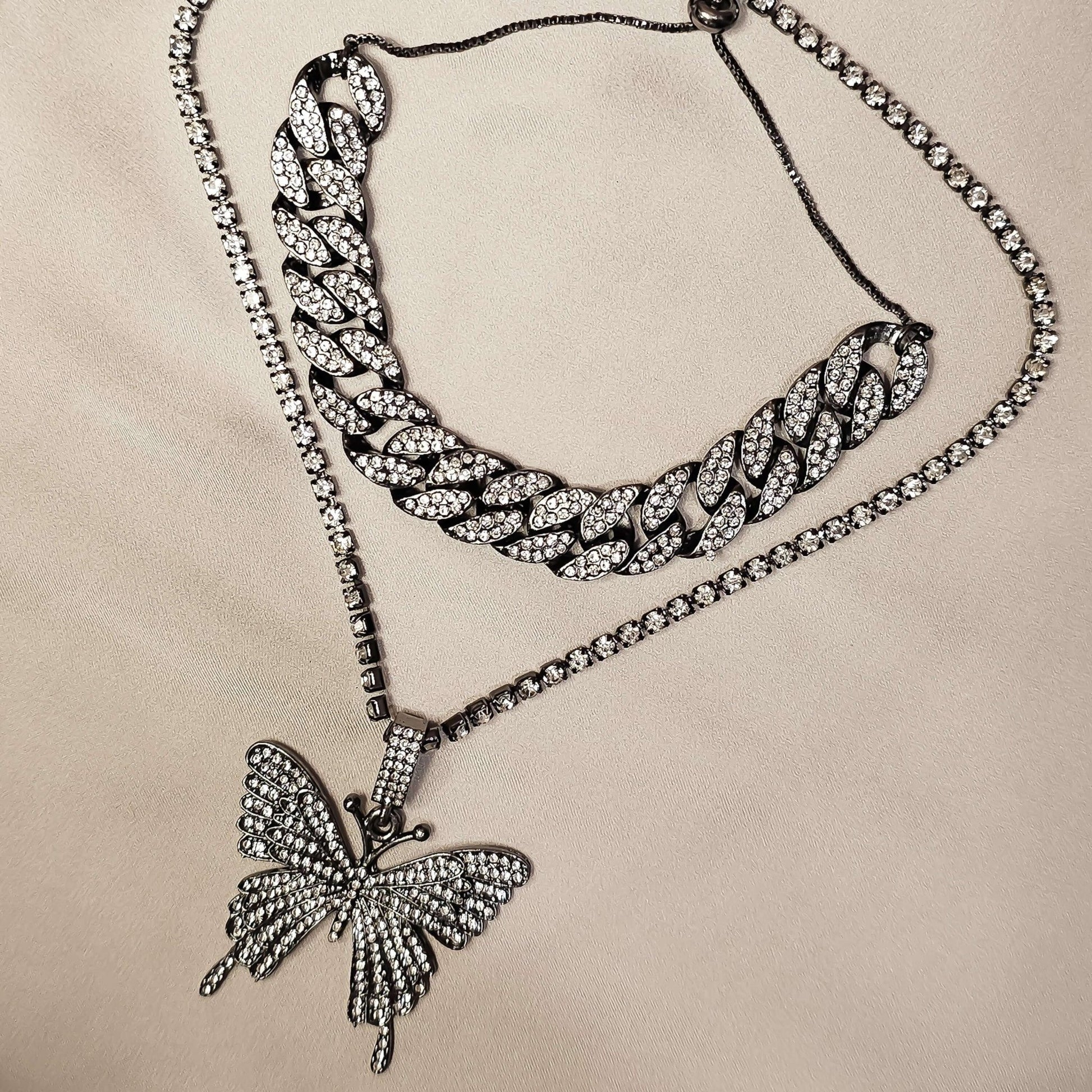 Sparkly Butterfly Rhinestone­ Pendant Necklace - FAH Jewelry