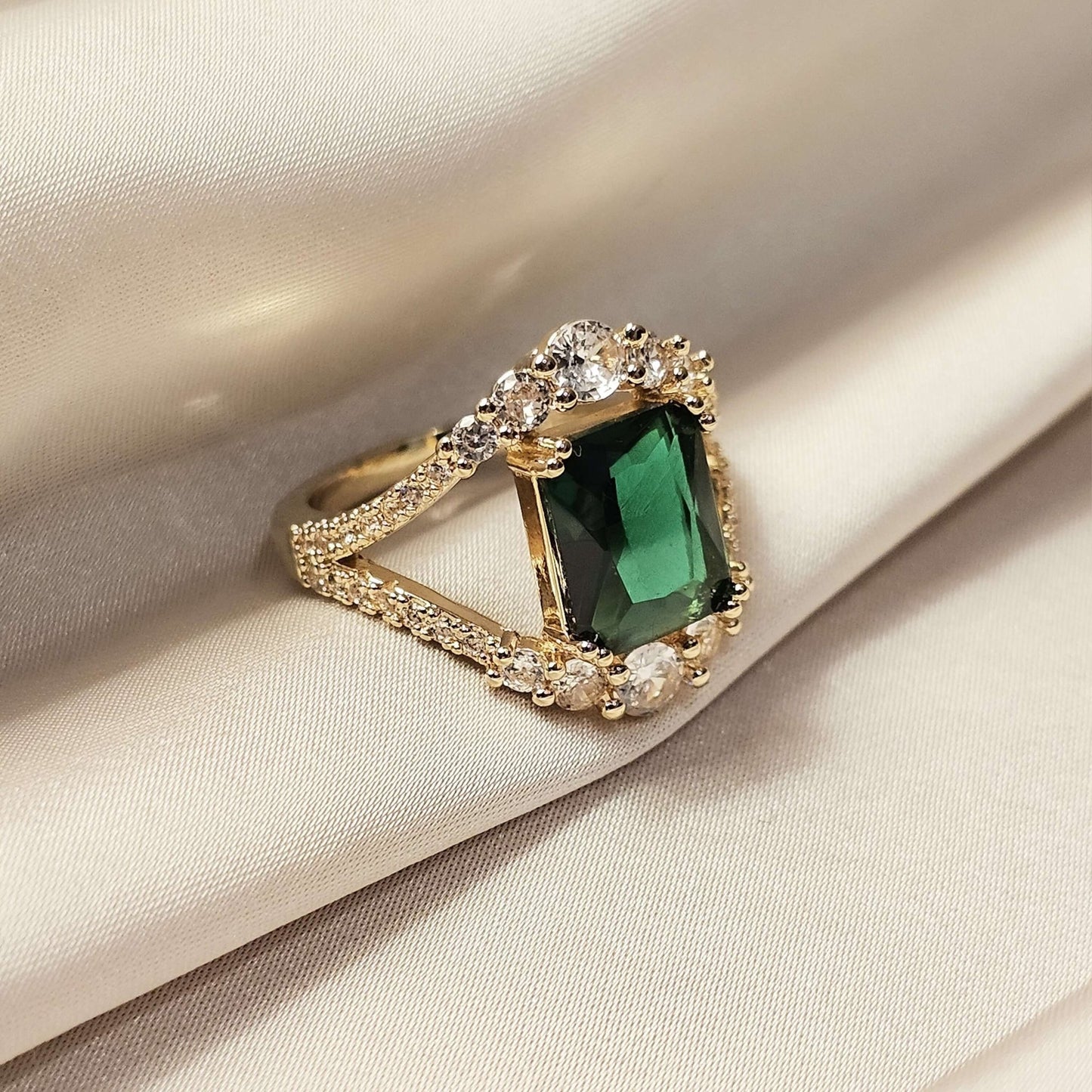 Stylish And Elegant Green Square Cut Ring - FAH Jewelry