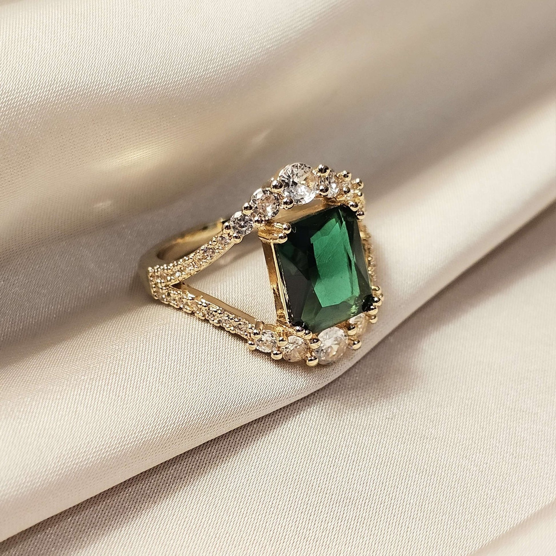 Stylish And Elegant Green Square Cut Ring - FAH Jewelry