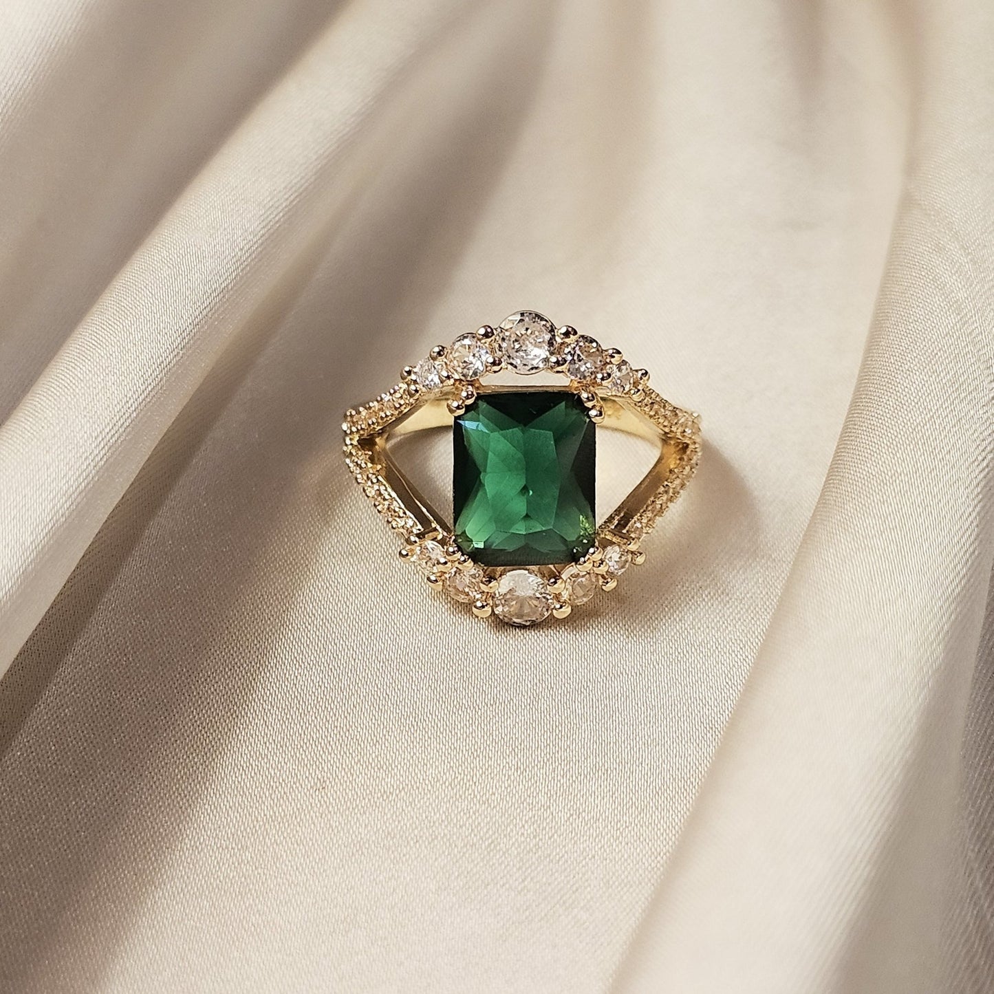 Stylish And Elegant Green Square Cut Ring - FAH Jewelry