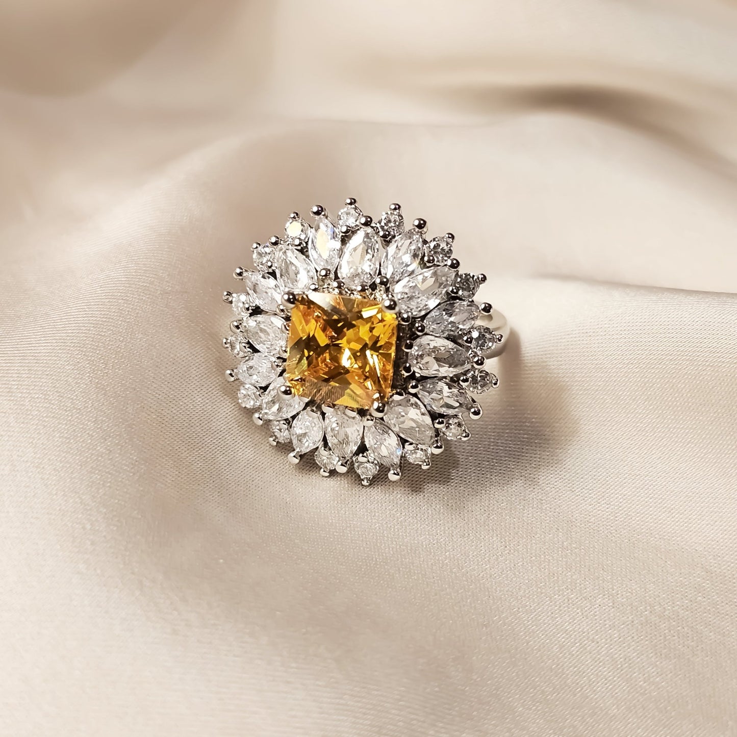 Synthetic Ascut Yellow Diamond Ornament Ring - FAH Jewelry