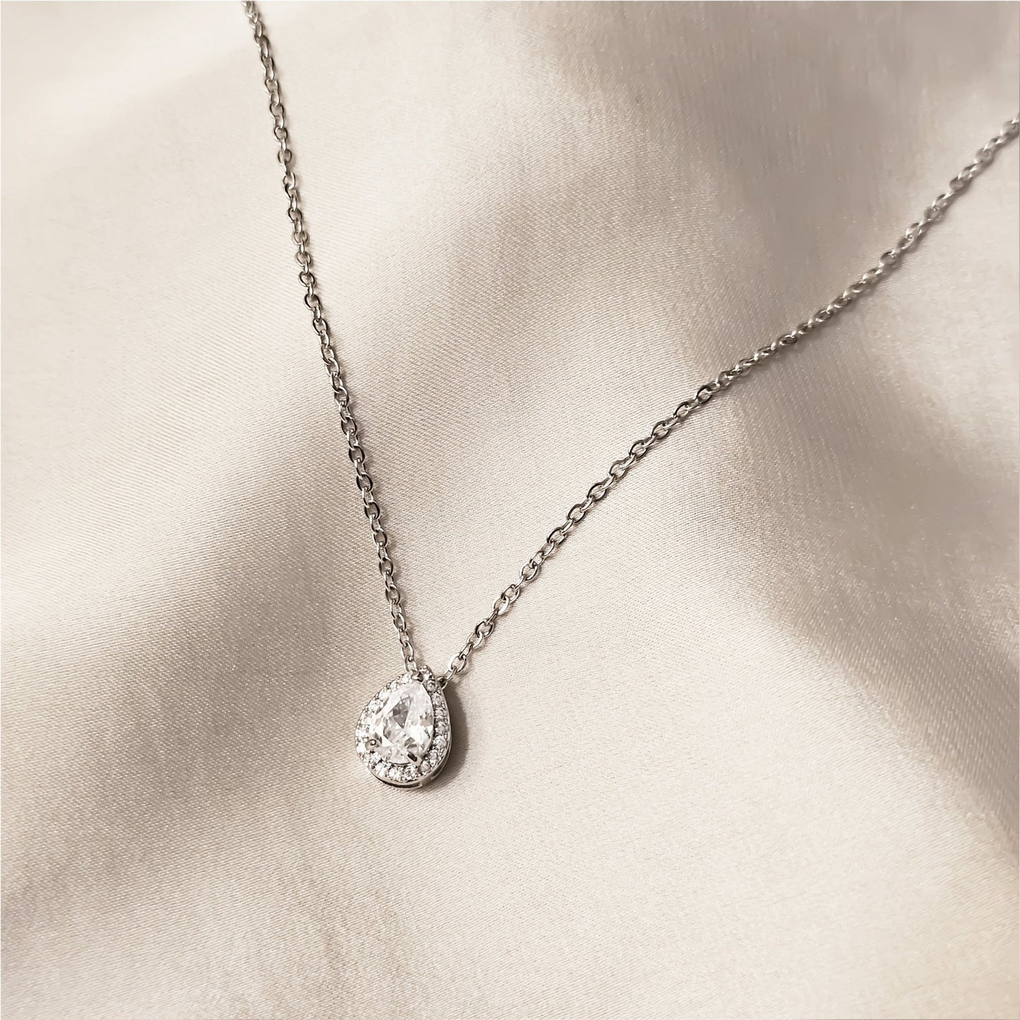 Teardrop Shape zirconia Pendant - FAH Jewelry