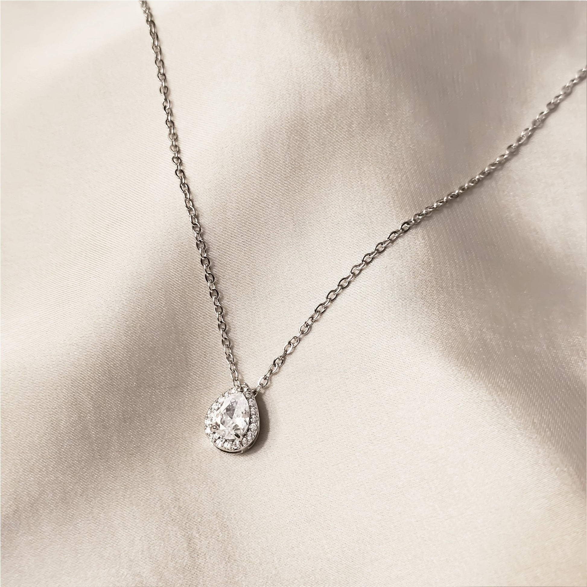 Teardrop Shape zirconia Pendant - FAH Jewelry