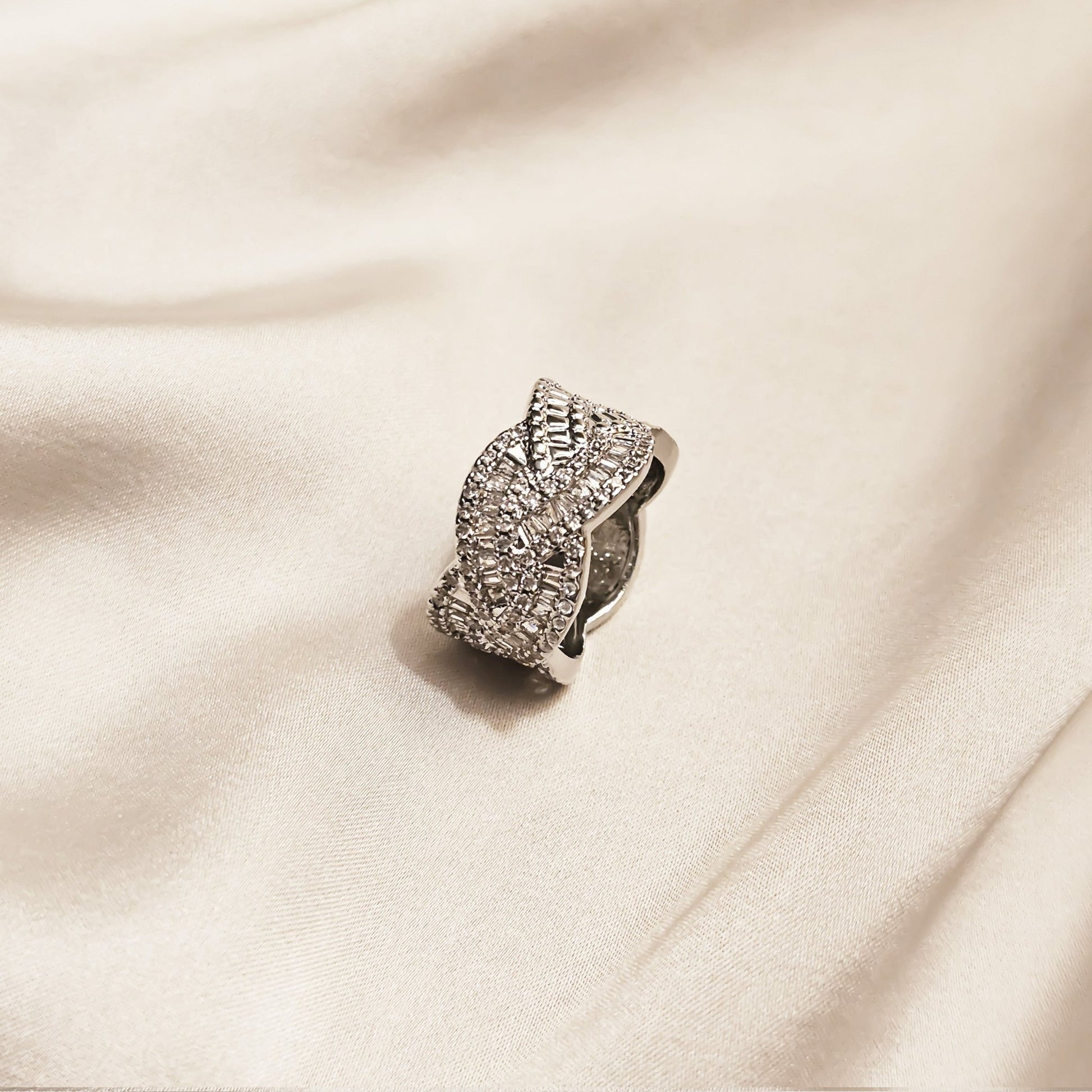 Twilight Embrace Zircon Ring - FAH Jewelry