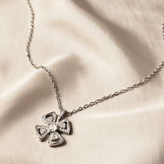 Vintage Floral Shaped Pendant - FAH Jewelry