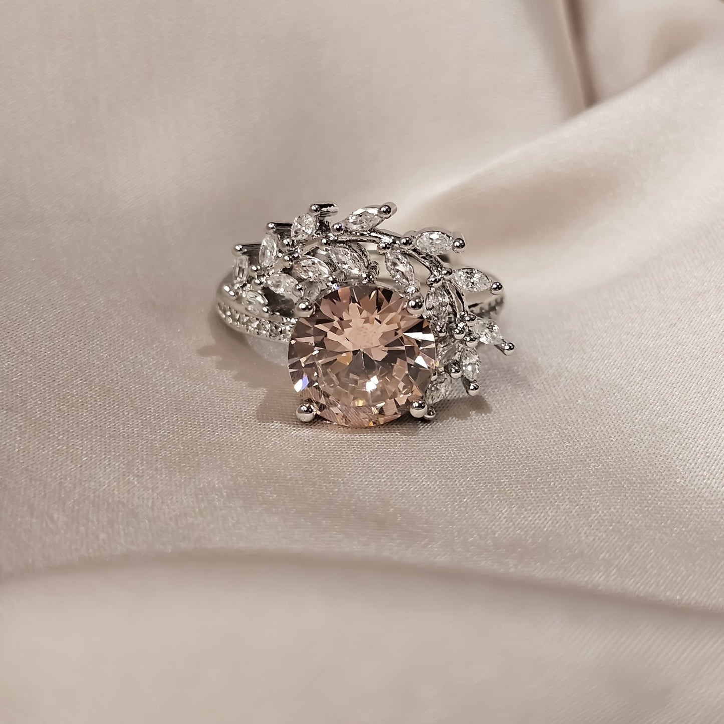 Zircon Feather Luxury Stamp Sparkling Ring - FAH Jewelry