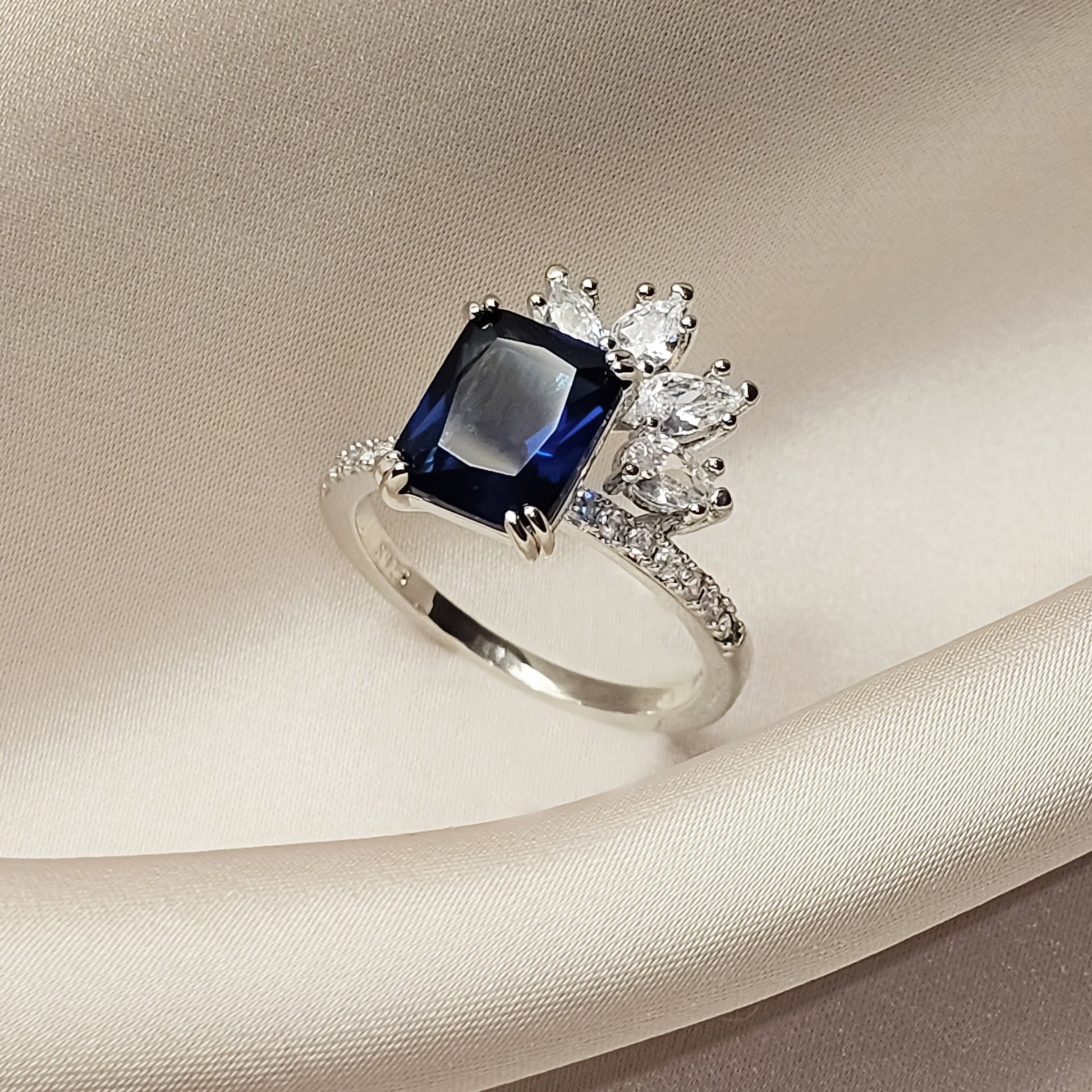 Zircon Goldfish Leaf Shape Blue Ring - FAH Jewelry