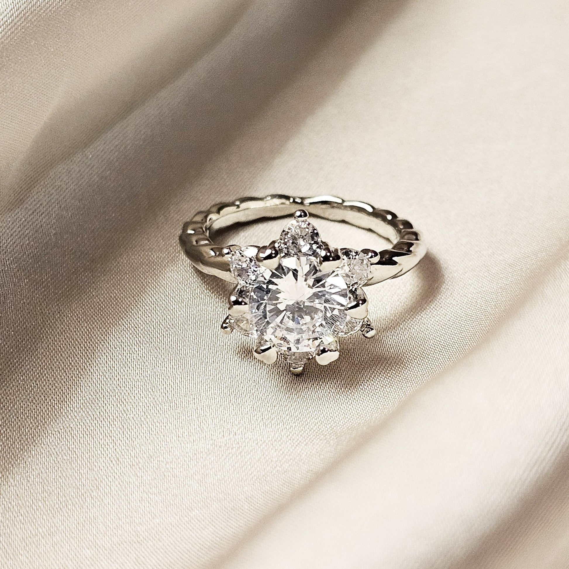 Zircon Moissanite Twisted Ring - FAH Jewelry