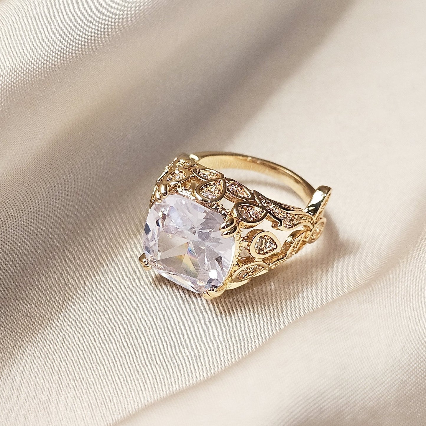 Zirconica Anel Austrian Crystals Rings - FAH Jewelry